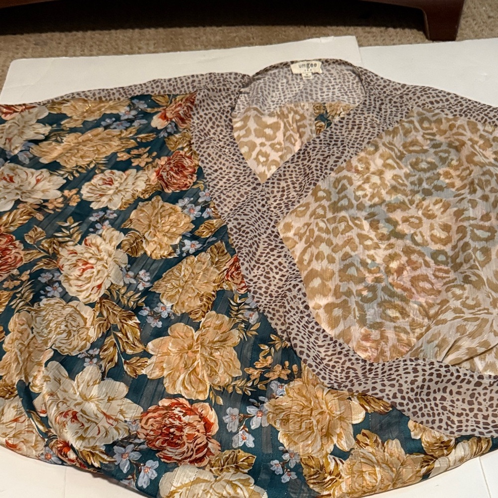 Umgee Multicolor Floral and Animal Print Top Medium